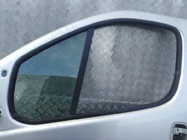 Nissan Primastar Finestrino/vetro triangolo anteriore 
