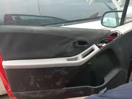 Toyota Yaris Rivestimento del pannello della portiera anteriore 676200D440C0