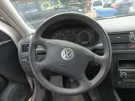 Volkswagen Golf SportWagen Ohjauspyörä 0