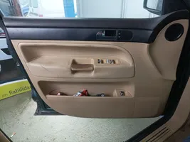 Volkswagen Touareg III Boczki / Poszycie drzwi przednich 7L6867011EK