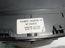 Toyota Avensis T220 Hi-Fi-äänentoistojärjestelmä 8612005081