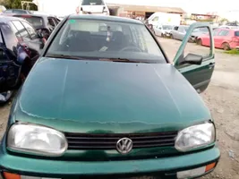 Volkswagen Golf SportWagen Konepelti 0