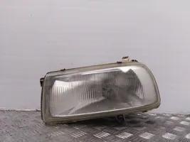 Volkswagen Vento Lampa przednia 13905300L