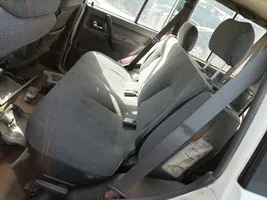 Mitsubishi Pajero Заднее сиденье 