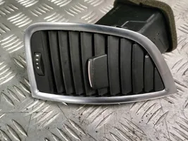 Audi Q7 4L Šoninės oro grotelės 4l0820902