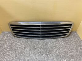 Mercedes-Benz S W220 Rejilla delantera A2208800383