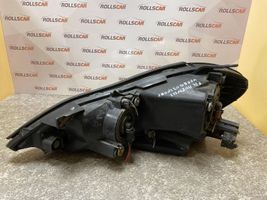 Toyota Avensis Verso Lampa przednia UPM60GF20