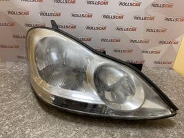 Toyota Avensis Verso Lampa przednia UPM60GF20