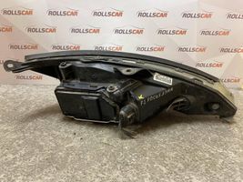 Ford Focus Lampa przednia 2M5113W030BD