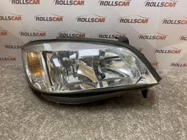 Opel Zafira A Lampa przednia 89100055