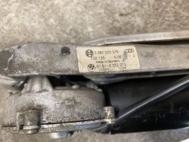 BMW 7 E38 Tringlerie et moteur d'essuie-glace avant 3397020376