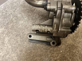 Volkswagen PASSAT B5.5 Oil pump 038115105D