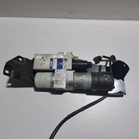 BMW 5 E60 E61 Silniczek pompy hydraulicznej klapy tylnej bagażnika 7111867