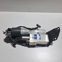 BMW 5 E60 E61 Moteur de pompe hydraulique de hayon 7111867