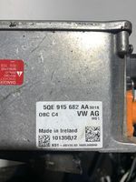 Volkswagen Golf VII Chargeur batterie (en option) 5QE915682AA