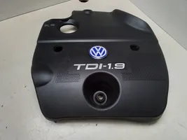 Volkswagen Golf IV Крышка двигателя (отделка) 038103925