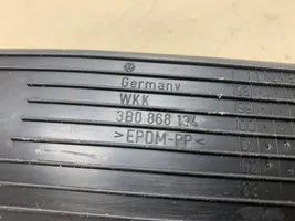 Volkswagen PASSAT B5.5 Muu etuoven verhoiluelementti 3B0868134