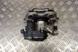 Toyota Yaris XP210 Caliper del freno trasero 463100D010