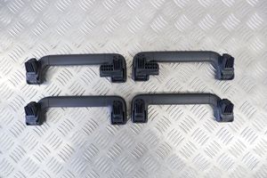 Volkswagen Touareg II Un set di maniglie per il soffitto 7P0857644B