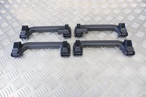 Volkswagen Touareg II Un set di maniglie per il soffitto 7P0857644B