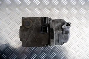 Lexus RX 330 - 350 - 400H Ilmastointilaitteen kompressorin pumppu (A/C) 8837048021