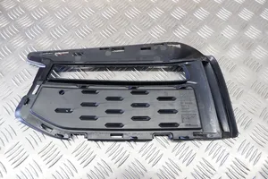 BMW 5 G30 G31 Mascherina inferiore del paraurti anteriore 8064966