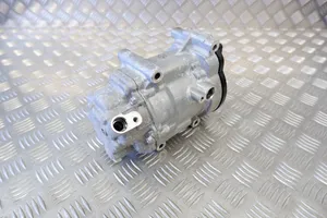 Toyota Yaris XP210 Ilmastointilaitteen kompressorin pumppu (A/C) 88370K0010