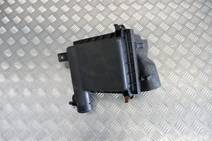 Toyota Prius (XW30) Caja del filtro de aire 1770037250