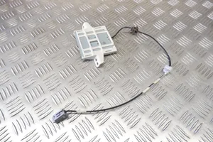 Toyota RAV 4 (XA40) Antena GPS 8686042051