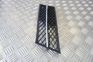 BMW 5 F10 F11 Grille inférieure de pare-chocs avant 7231859