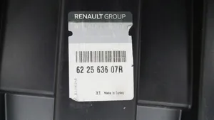 Renault Clio IV Etupuskurin reuna 