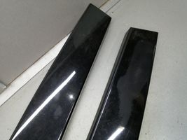 Audi A8 S8 D2 4D (B) Rivestimento del montante (esterno) 