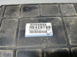 Mitsubishi Space Wagon Dzinēja vadības bloks MR420700