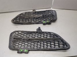 Volkswagen Touareg I Grille inférieure de pare-chocs avant 7L6853665B