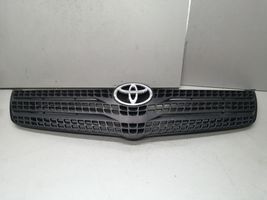 Toyota Corolla Verso E121 Grotelės viršutinės 5311113240