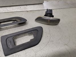 Volvo S60 Indicatore di direzione del parafango anteriore 9178688