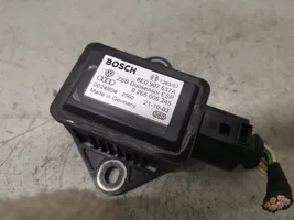 Volkswagen PASSAT B5.5 Sensore di imbardata accelerazione ESP 8E0907637A