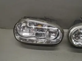 Volkswagen Golf IV Priekinių žibintų komplektas 