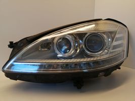 Mercedes-Benz S W221 Lampa przednia A2218206759