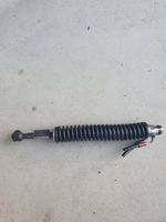 Volkswagen Touareg I Tavaratilan luukun hydrauliikkasarja 7L6827611