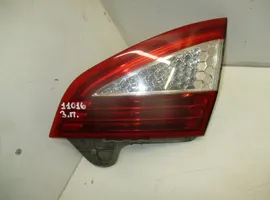 Ford Mondeo MK IV Aizmugurējais lukturis pārsegā 
