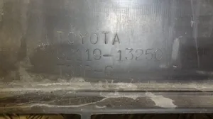 Toyota Corolla Verso E121 Etupuskuri 5211913250