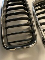 BMW 4 F32 F33 Grille calandre supérieure de pare-chocs avant 