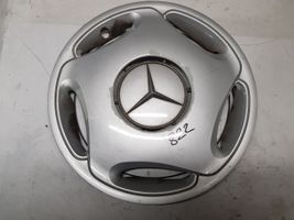 Mercedes-Benz E W210 Mozzo/copricerchi/borchia della ruota R15 A2104010024