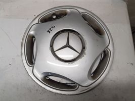 Mercedes-Benz E W210 Mozzo/copricerchi/borchia della ruota R15 A2104010024