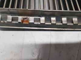 Volvo 440 Grille de calandre avant 467366