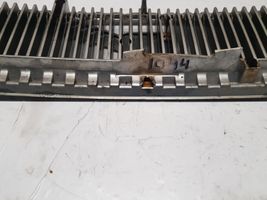 Volvo 440 Grille de calandre avant 467366