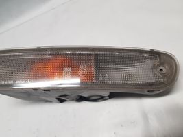 Mazda 323 F Indicatore di direzione anteriore 21061708