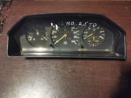 Mercedes-Benz E W124 Compteur de vitesse tableau de bord 87001199