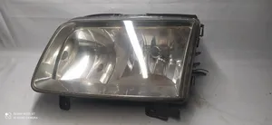 Audi A4 S4 B5 8D Lampa przednia 4411139L